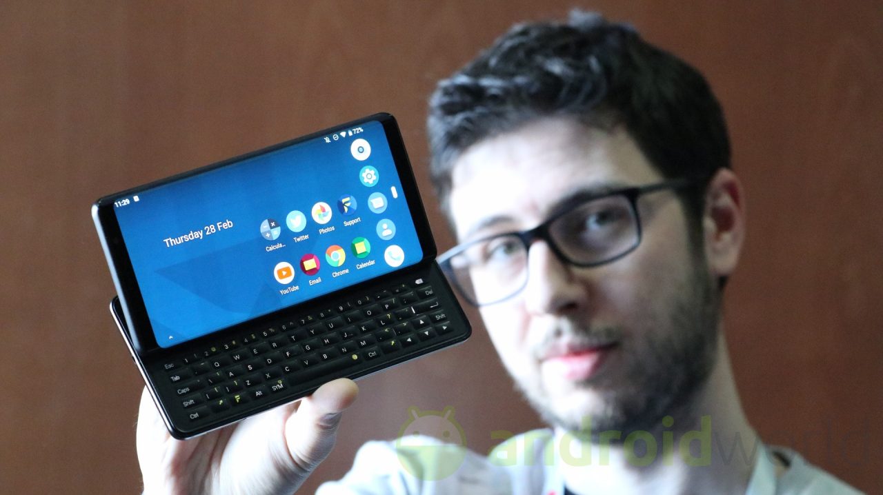F(x) Pro1: lo smartphone con tastiera fisica che non ti aspettavi (anteprima MWC 2019)