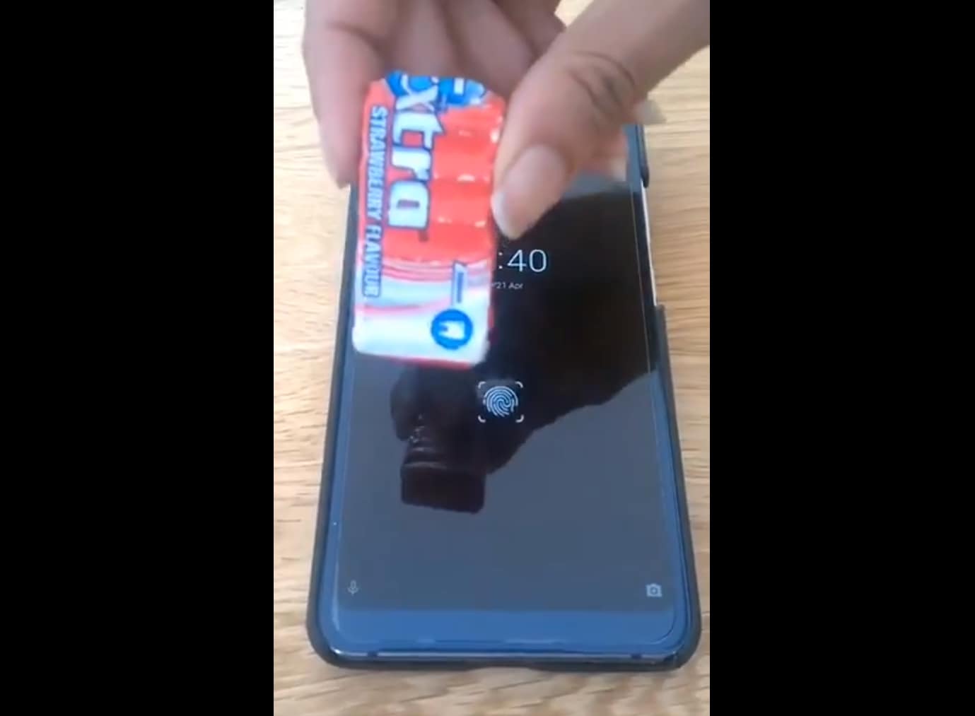 Il Nokia 9 PureView si può sbloccare con un pacchetto di gomme (video)