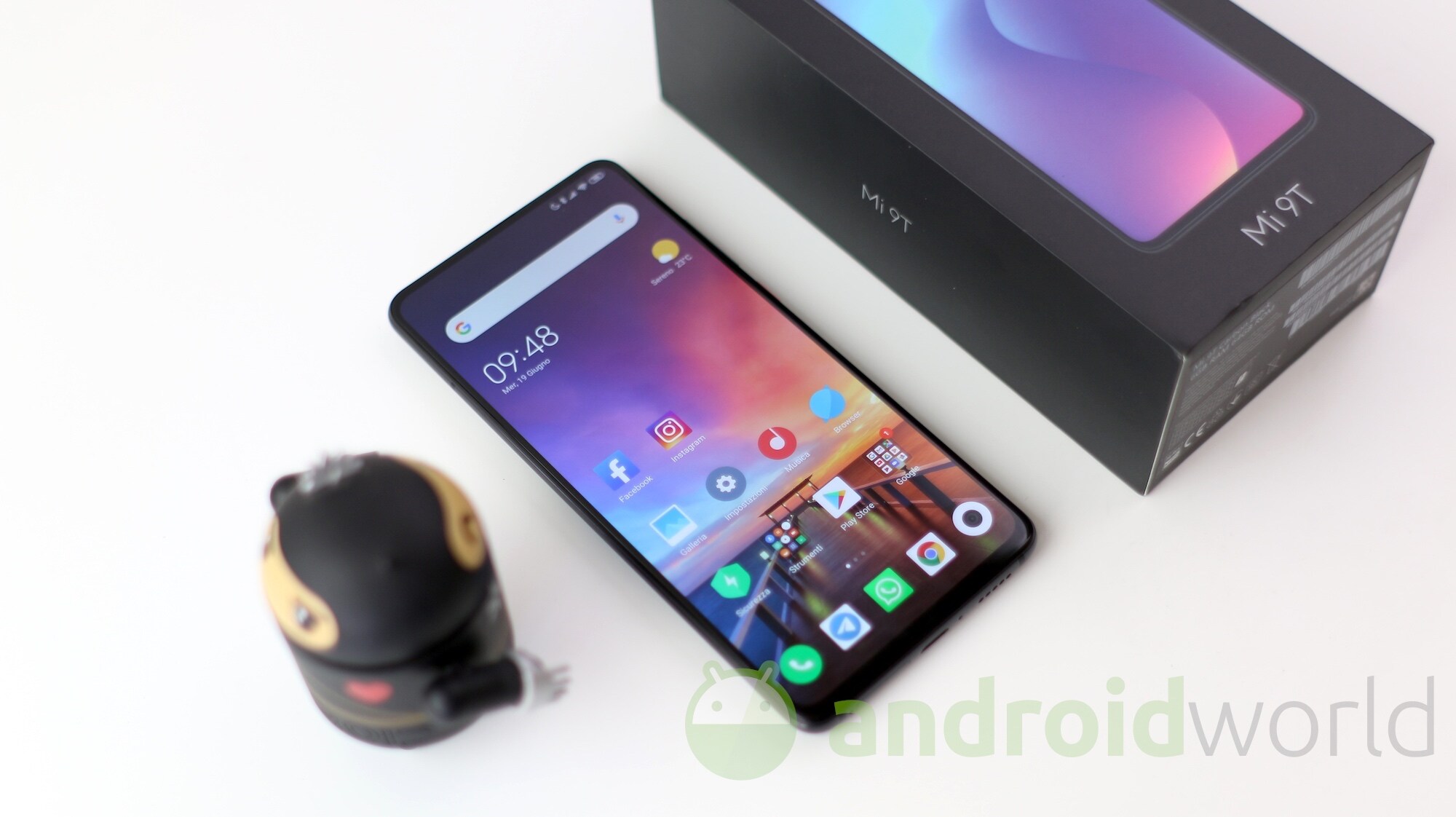 Xiaomi Mi 9T in sconto a 279€ su eBay: borderless con pop-up a prezzo speciale (video)