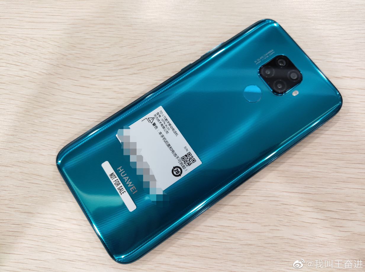 Huawei Nova 5i Pro fa capolino in Cina ma ci ricorda qualcosa di già visto (foto)