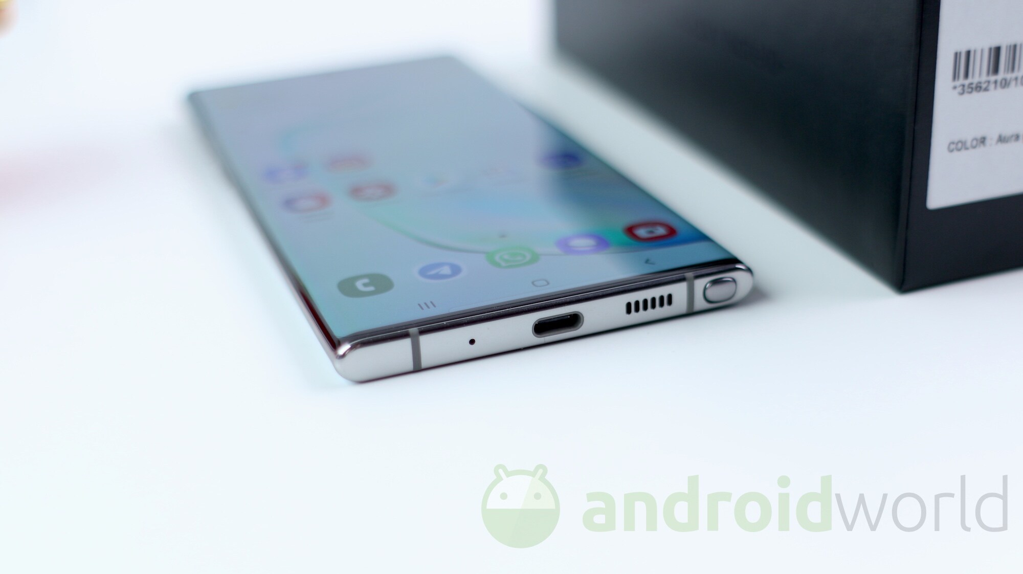 Svolta all&#039;orizzonte per Samsung Galaxy Note 20: potrebbe dire addio ai bordi curvi (aggiornato)