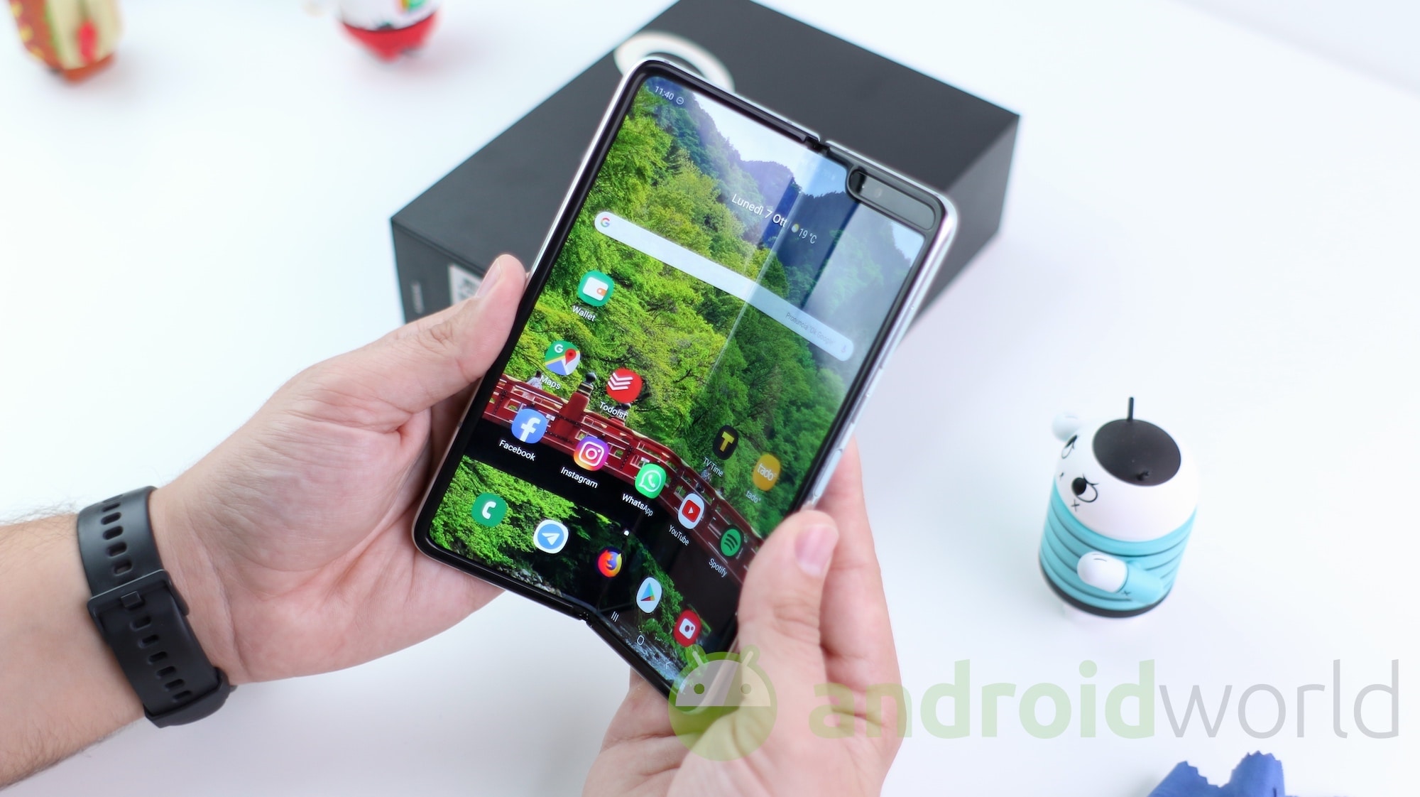 Samsung Galaxy Fold dispiega le ali: è arrivato l&#039;aggiornamento ad Android 10!