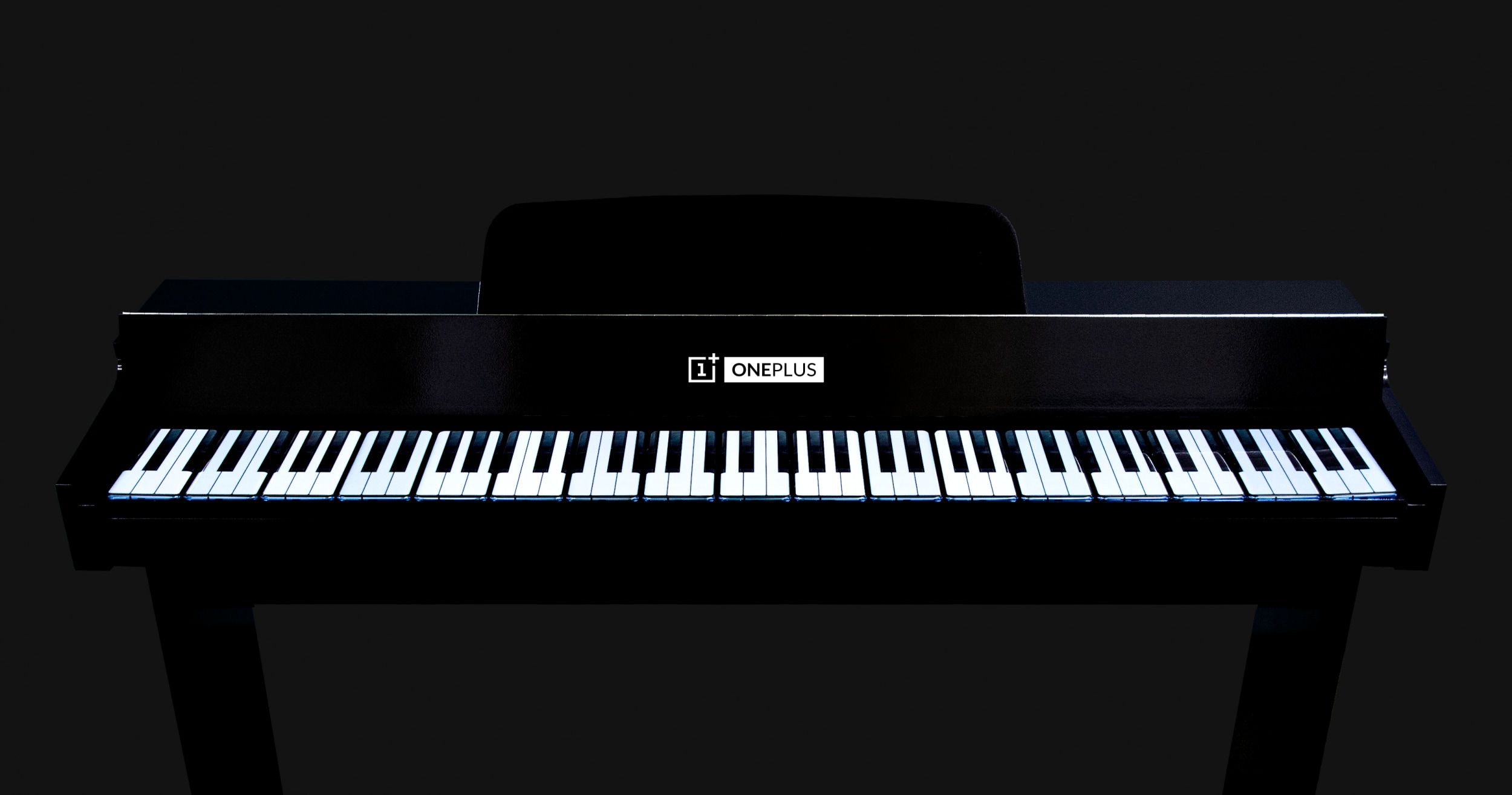 17 OnePlus 7T Pro messi in fila formano un pianoforte virtuale (foto) (aggiornato)