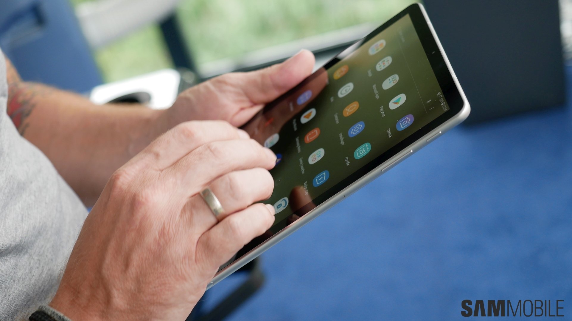 Il nuovo Samsung Galaxy Tab A 8.4 baratta la S-Pen per un paio di speaker, affare o fregatura? (foto)