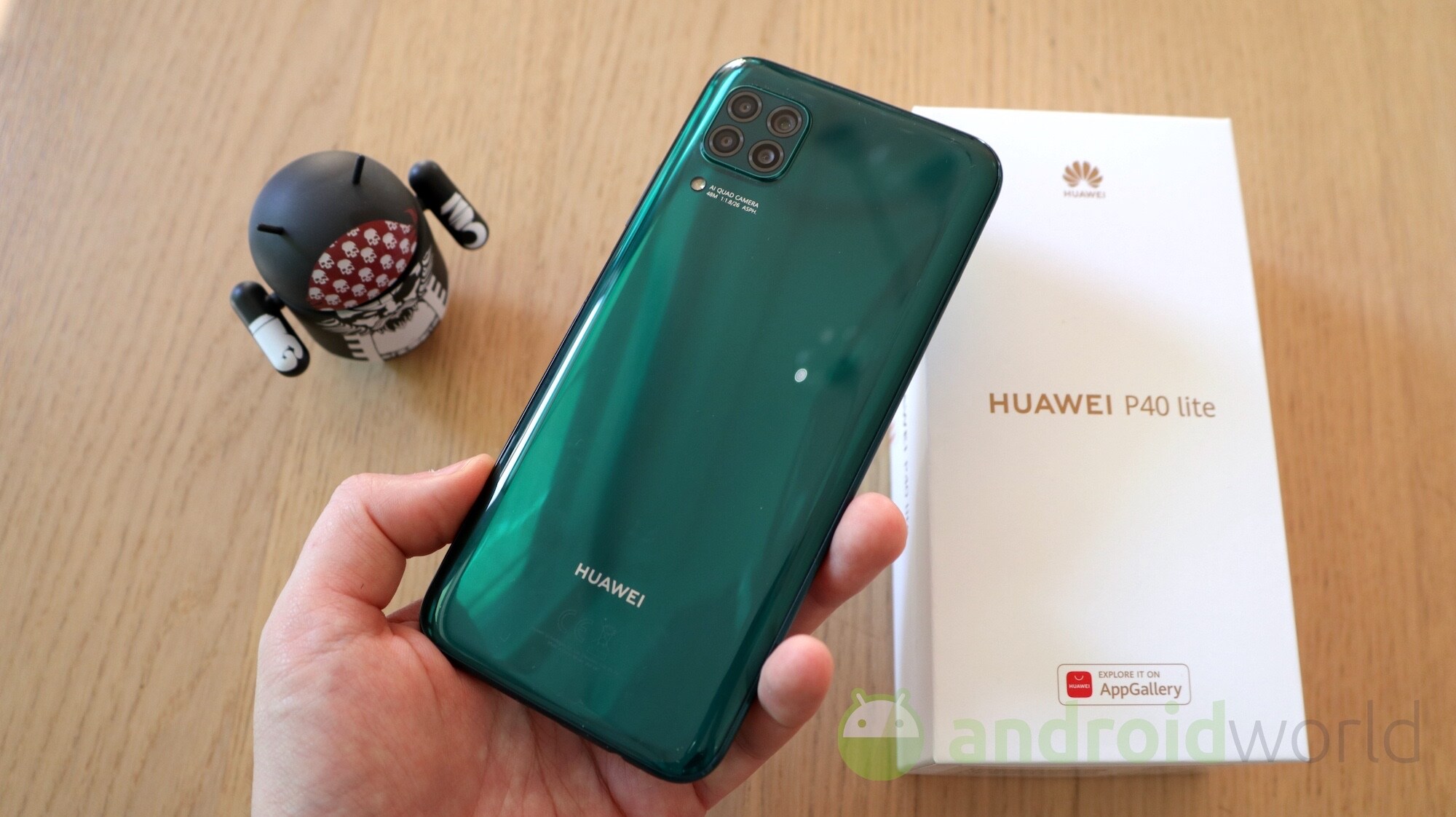 Huawei P40 Lite in offerta da Amazon: ottimo prezzo per la versione verde con cover