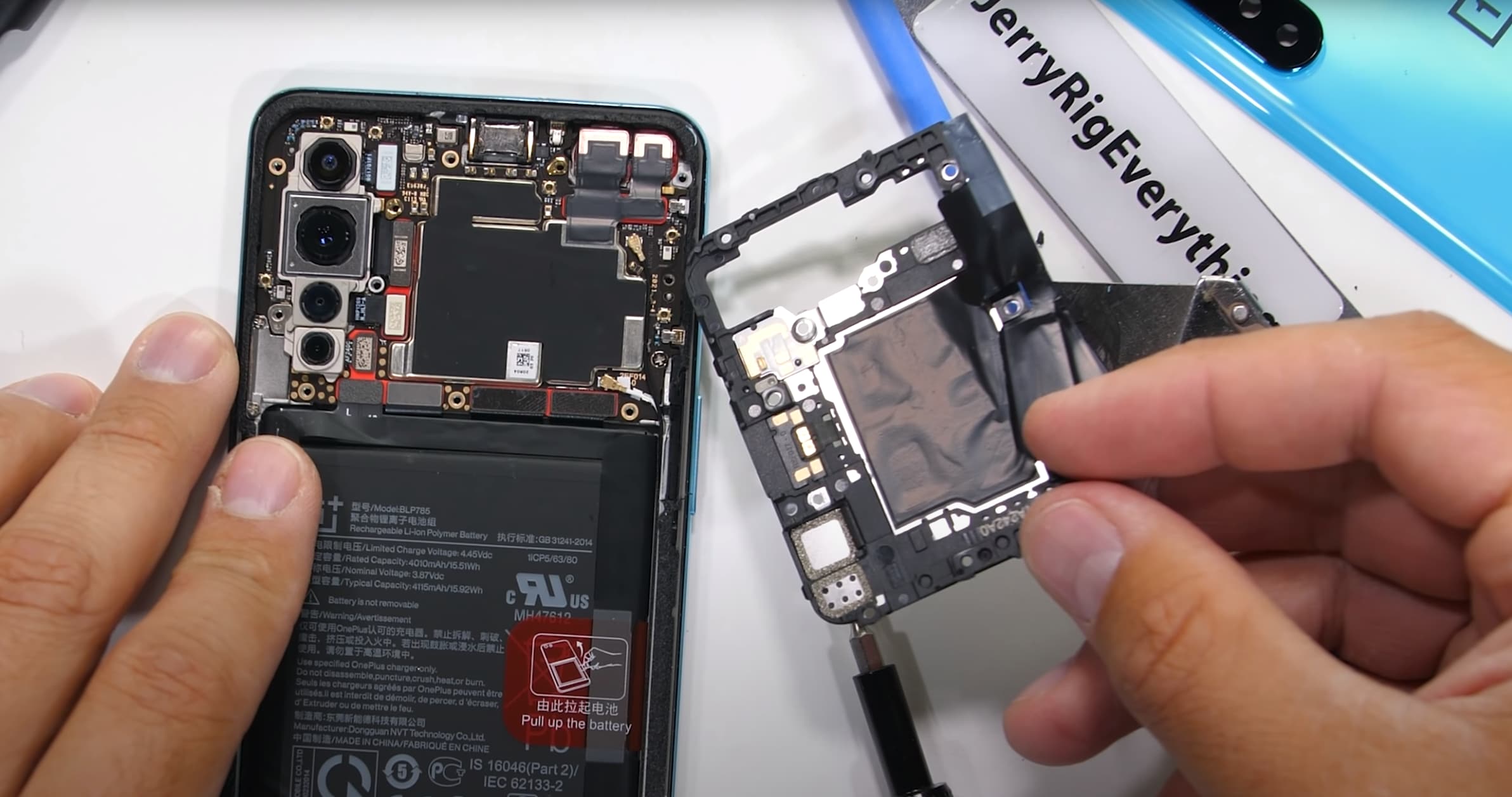OnePlus Nord è bello anche dentro, ma ecco il colpevole della scarsa resistenza (video)