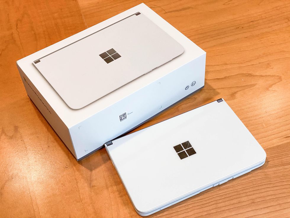 Se aspettate Microsoft Surface Duo mettetevi comodi, c&#039;è da attendere fino al 2021