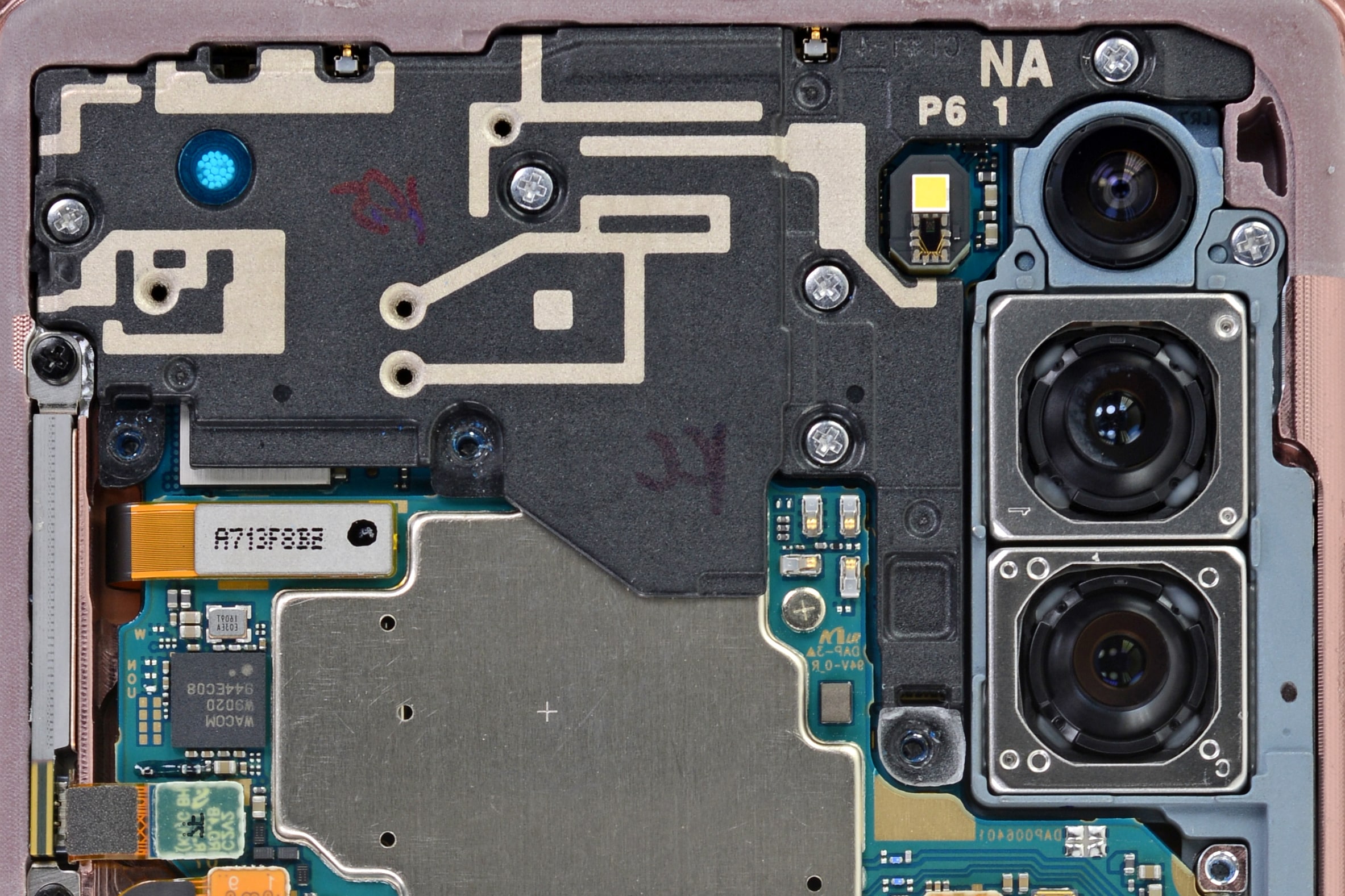 iFixit indaga sul mistero del sistema di raffreddamento dei Samsung Galaxy Note 20 e Note 20 Ultra (foto)