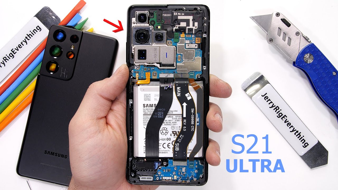 Samsung Galaxy S21 Ultra 5G smontato da JerryRigEverything: il gruppo fotocamere è enorme! (video)